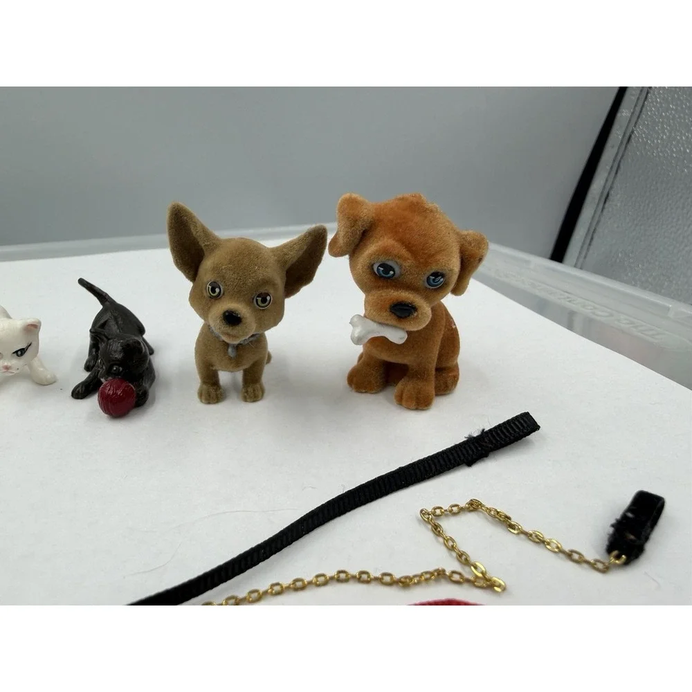 Vintage Lot Of 5 Dogs & 2 Cats Dollhouse Miniature Dogs Puppy Kitty Tiny W/leash